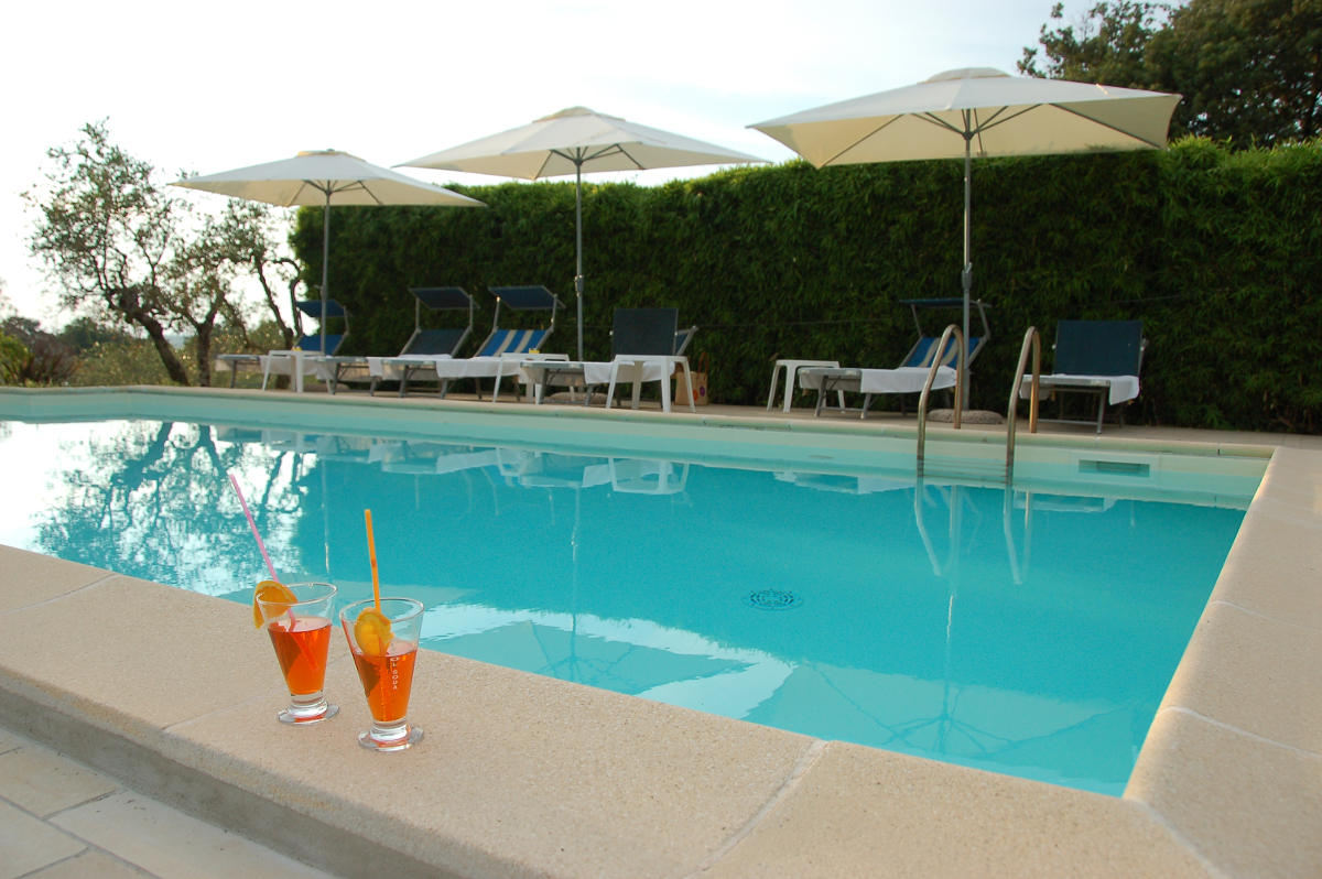 swimming pool farmhouse rome sacrofano